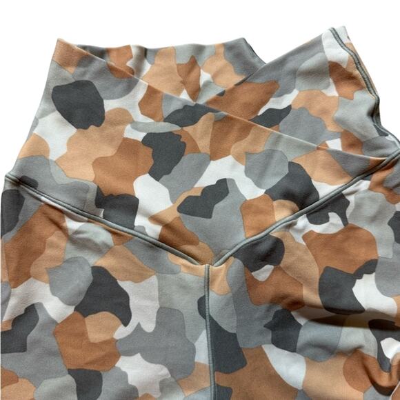 Aerie OFFLINE Camo 7/8 Leggings Size Small High-Waisted Soft &‎ Stretchy New - Picture 4 of 4